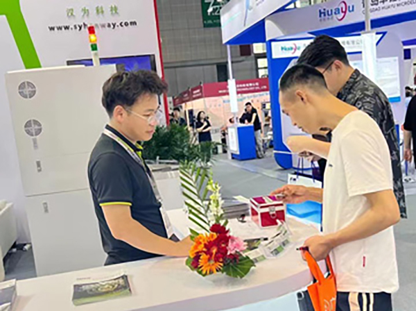 划片机制造厂商彩神vll官网科技迎接建党100周年气氛热烈