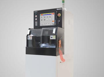 半导体划片机的切割精度可以抵达微米级别，，，，，，能够知足半导体芯片制造的高精度要求